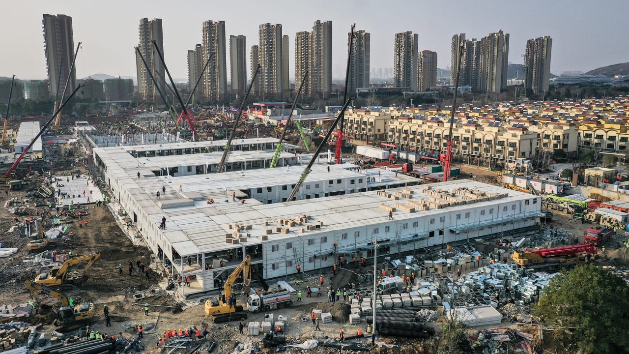O hospital chinês construído em 10 dias